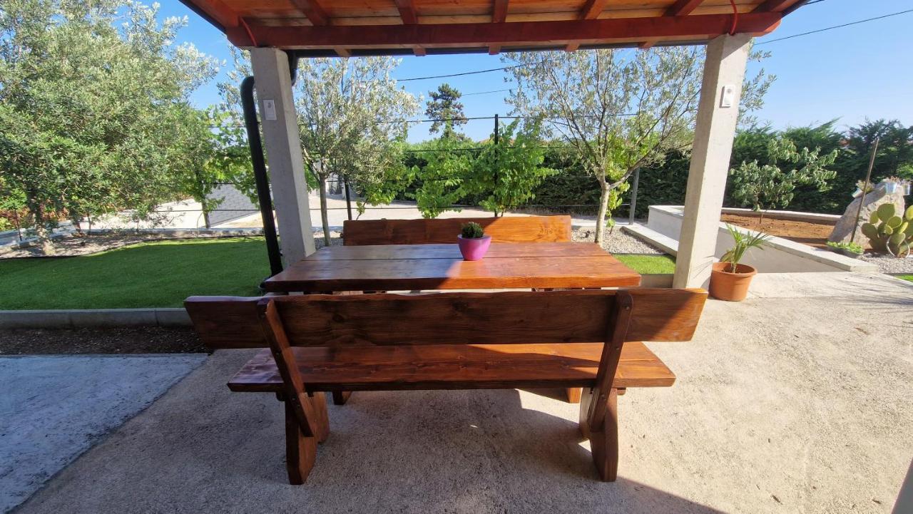 Apartments In Rijeka, Free Parking And Large Terrace, 15Min Drive From The Beach Kültér fotó