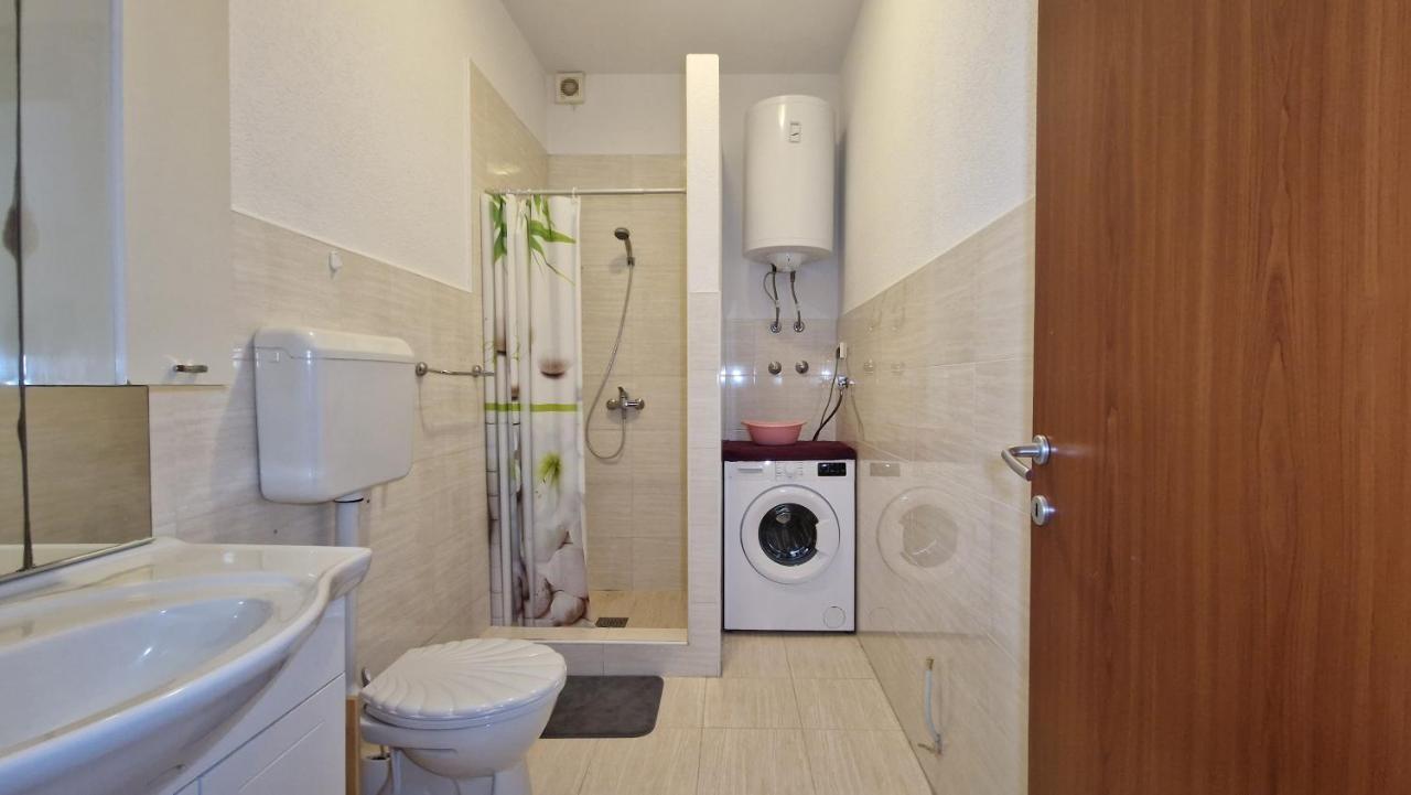 Apartments In Rijeka, Free Parking And Large Terrace, 15Min Drive From The Beach Kültér fotó