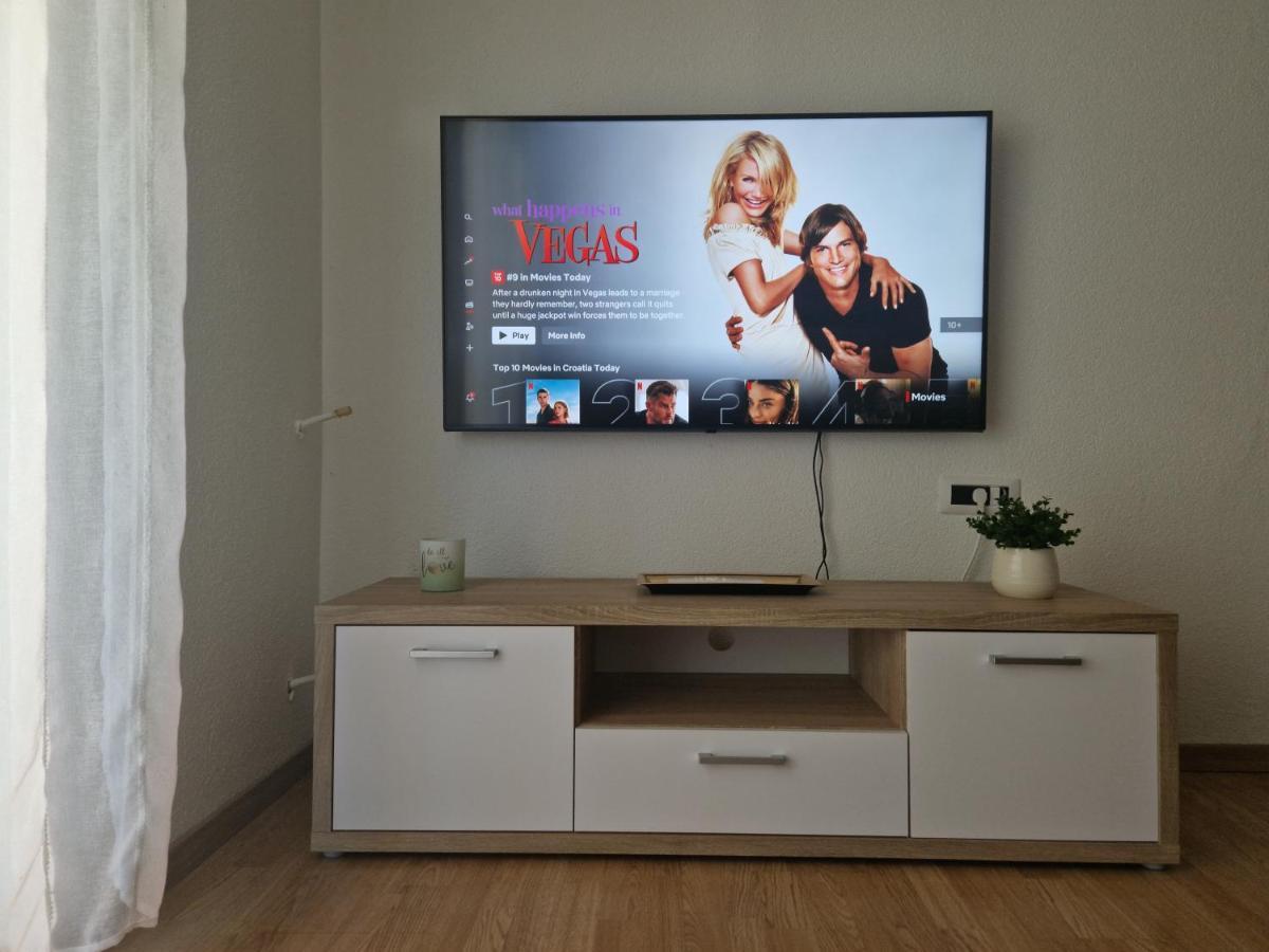 Apartments In Rijeka, Free Parking And Large Terrace, 15Min Drive From The Beach Kültér fotó